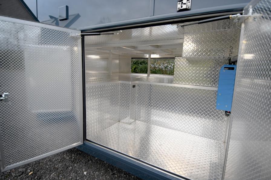 New-build Luxury 12-tonne DAF EQ-built horsebox. 4-stall / 6 berth