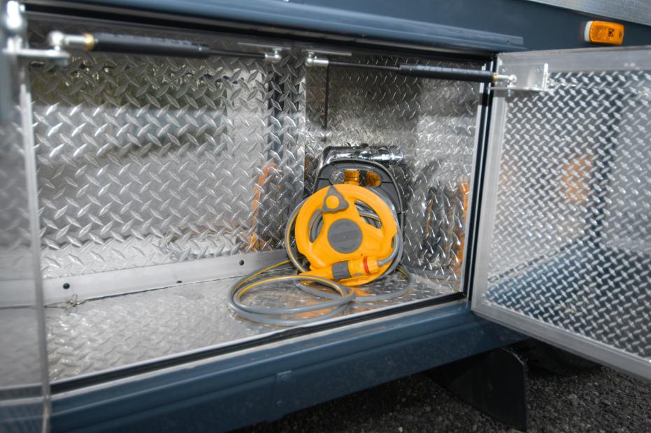 New-build Luxury 12-tonne DAF EQ-built horsebox. 4-stall / 6 berth