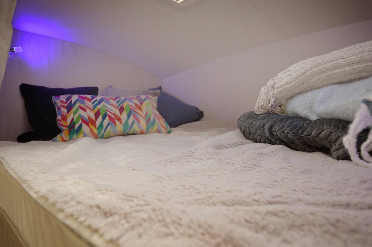 New-build Luxury 12-tonne DAF EQ-built horsebox. 4-stall / 6 berth