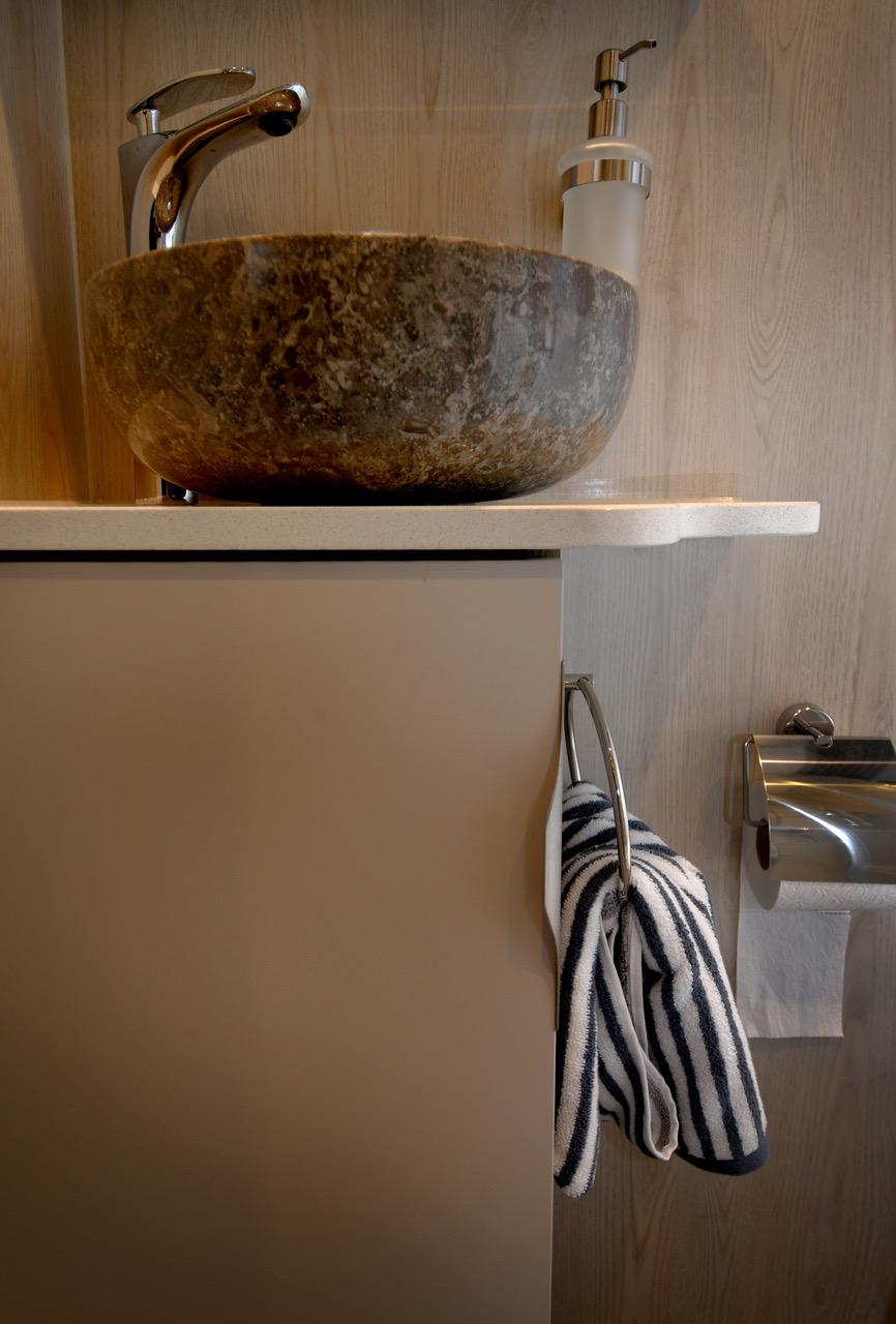 New-build Luxury 12-tonne DAF EQ-built horsebox. 4-stall / 6 berth