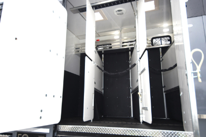 Luxury 18-tonne DAF EQ-built Horsebox with Side &amp; Rear Ramps - 7-8 stall / 4 berth