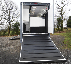 Luxury 18-tonne DAF EQ-built Horsebox with Side &amp; Rear Ramps - 7-8 stall / 4 berth