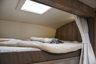 Luxury 18-tonne DAF EQ-built Horsebox with Side &amp; Rear Ramps - 7-8 stall / 4 berth