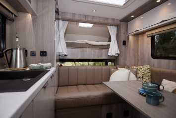 Luxury 18-tonne DAF EQ-built Horsebox with Side &amp; Rear Ramps - 7-8 stall / 4 berth