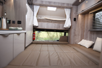 Luxury 18-tonne DAF EQ-built Horsebox with Side &amp; Rear Ramps - 7-8 stall / 4 berth