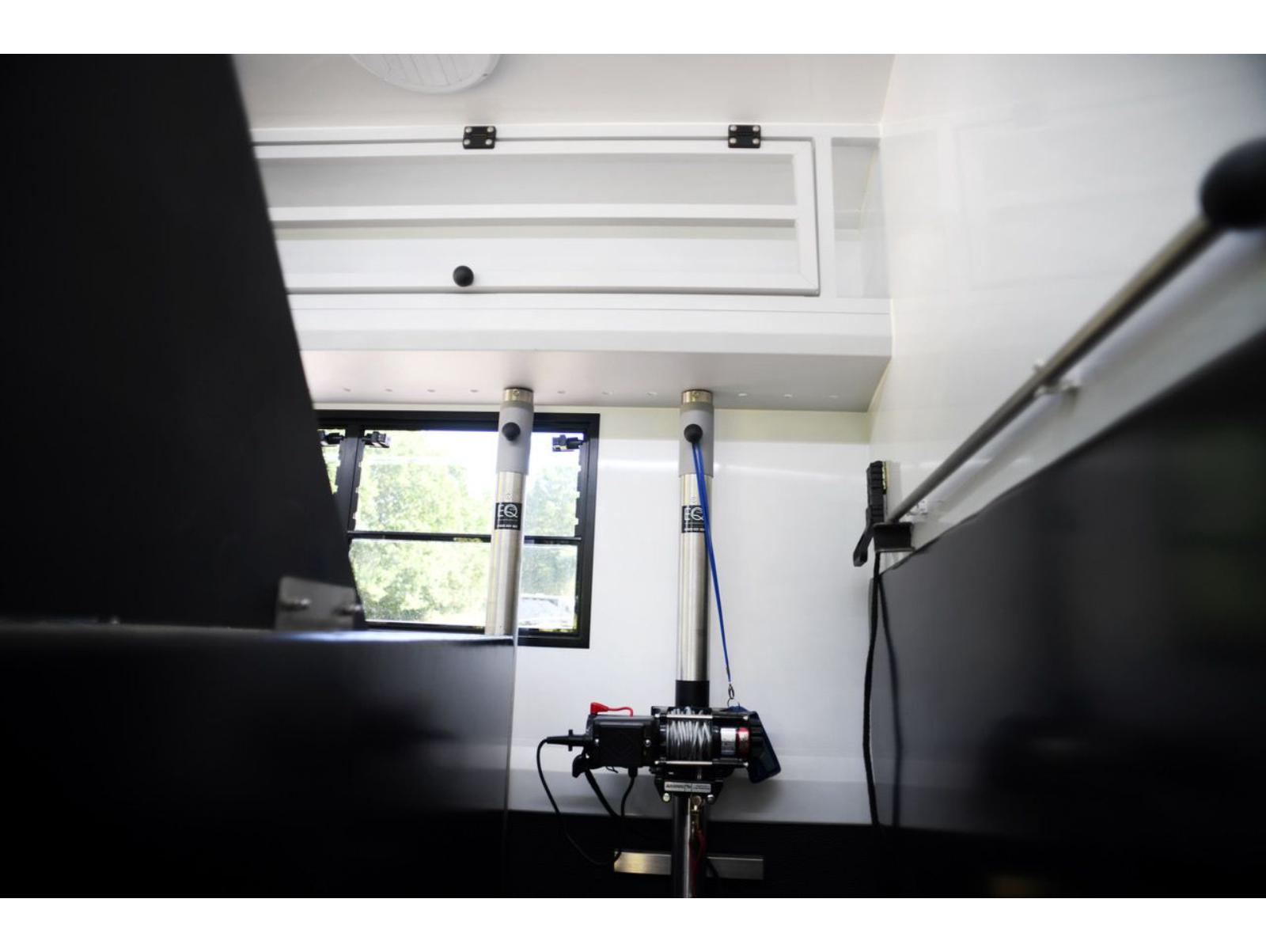 New build Scania Premium Luxury 26-tonne EQ-built horsebox. 5 stall / 6 berth