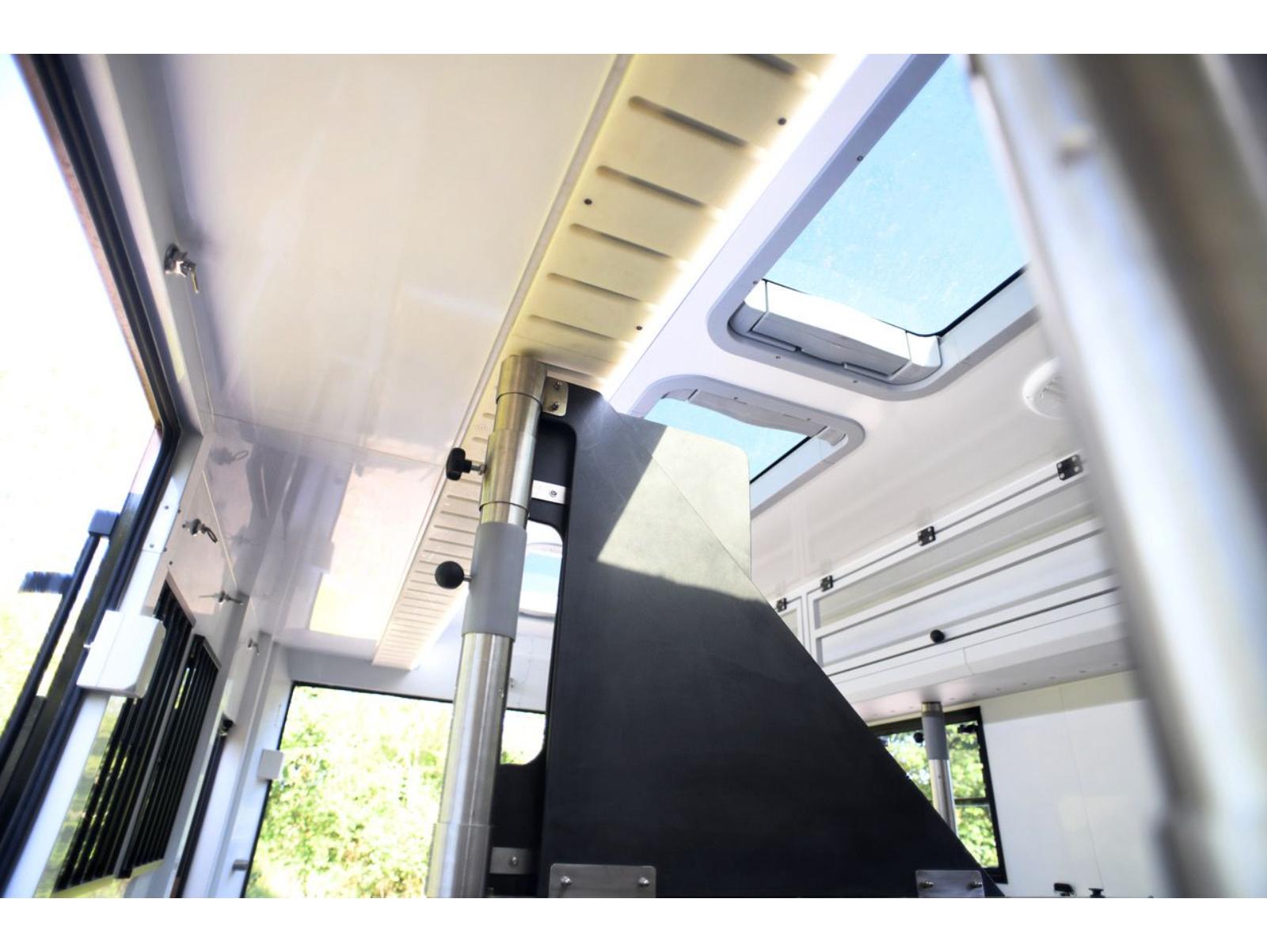 New build Scania Premium Luxury 26-tonne EQ-built horsebox. 5 stall / 6 berth