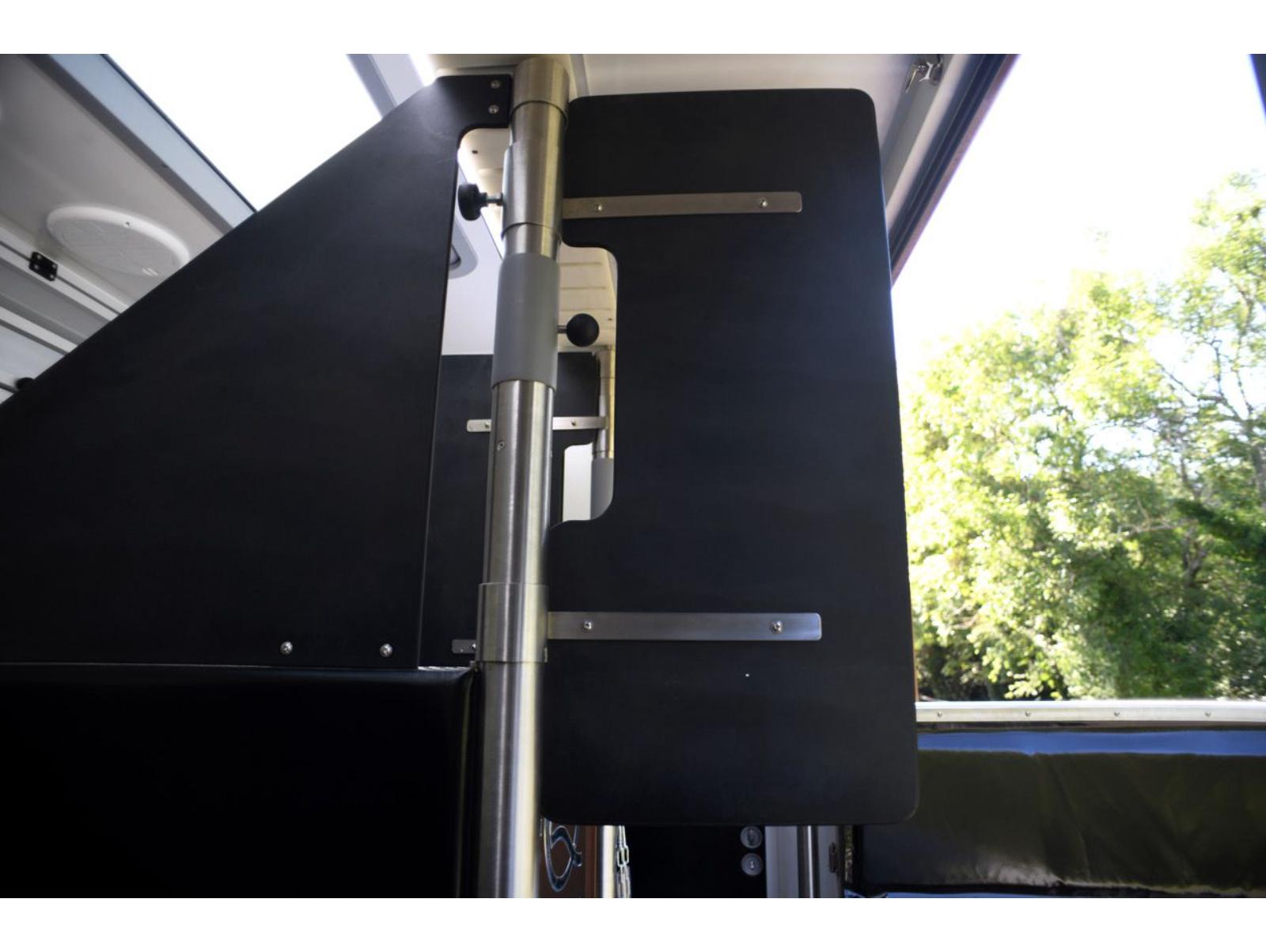 New build Scania Premium Luxury 26-tonne EQ-built horsebox. 5 stall / 6 berth