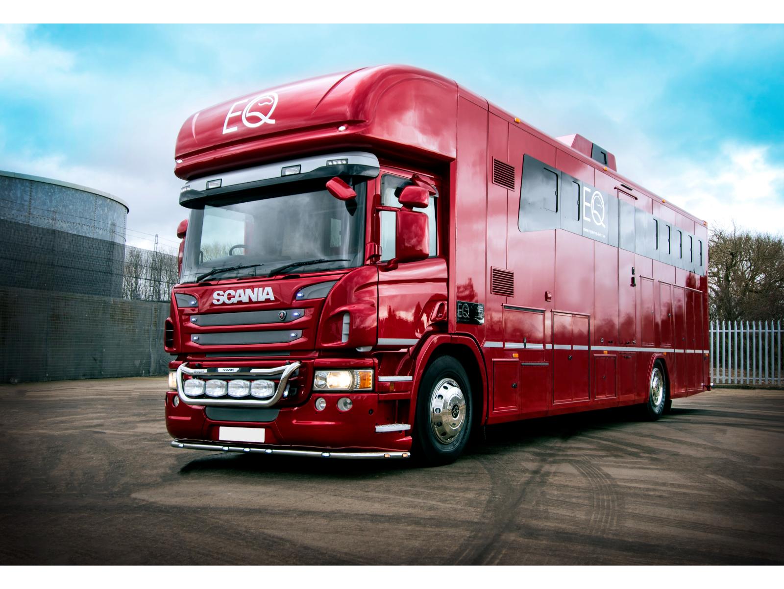 Luxury 18-tonne Scania EQ-built horsebox. 5 stall / 6 berth