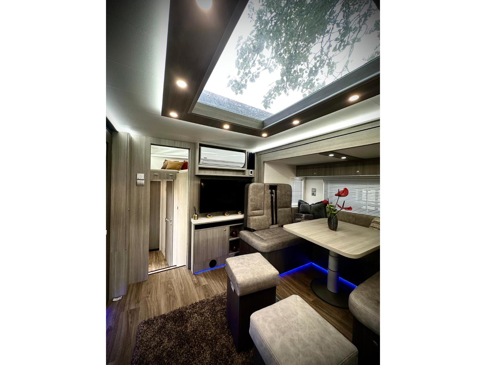New build Scania Premium Luxury 26-tonne EQ-built horsebox. 5 stall / 6 berth