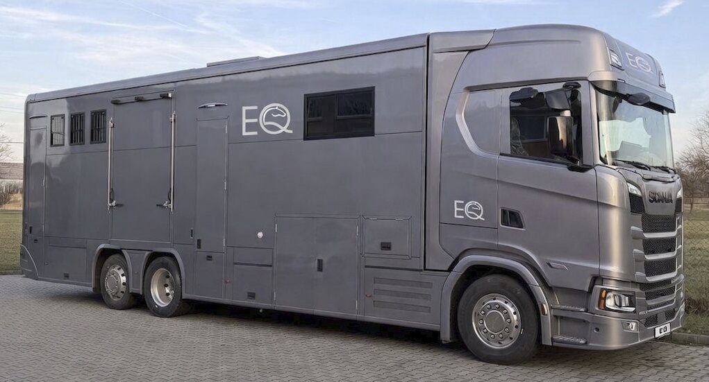 New build LHD Scania S460 Premium Luxury 26-tonne EQ-built horsebox. 4 stall / 6 berth