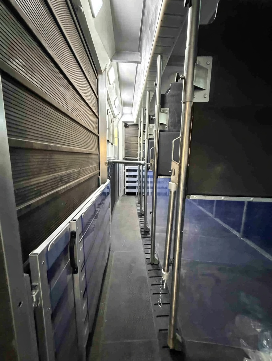 New build LHD Scania S460 Premium Luxury 26-tonne EQ-built horsebox. 4 stall / 6 berth