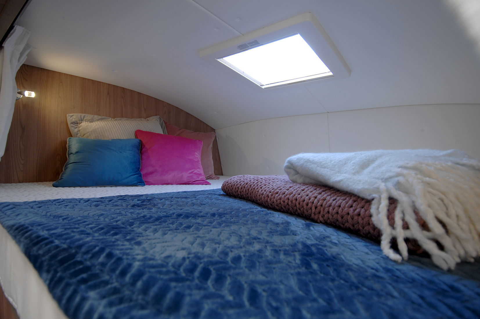 New build RHD Volvo Luxury 18-tonne EQ-built 5 stall / 6 berth