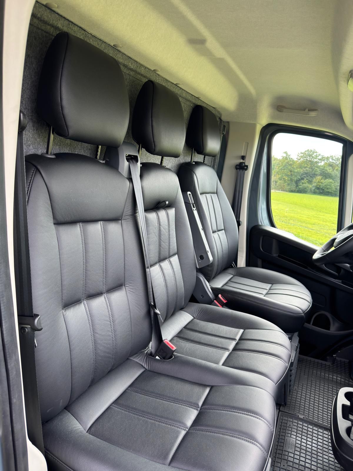 New-build LHD Citroen 3.5-tonne Professional horsebox. 2 stall