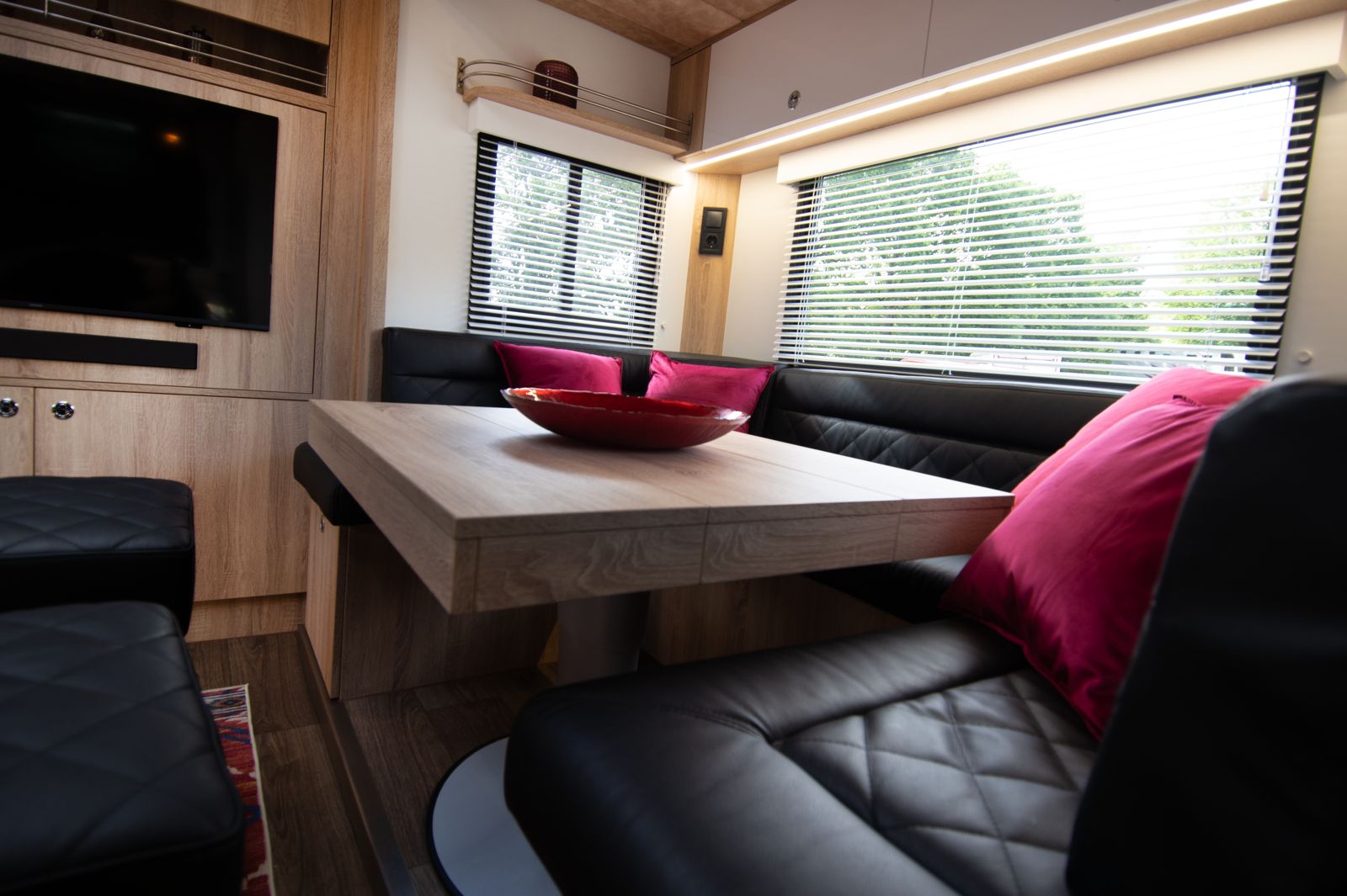 New build LHD Scania S460 Premium Luxury 26-tonne EQ-built horsebox. 6 stall / 6 berth