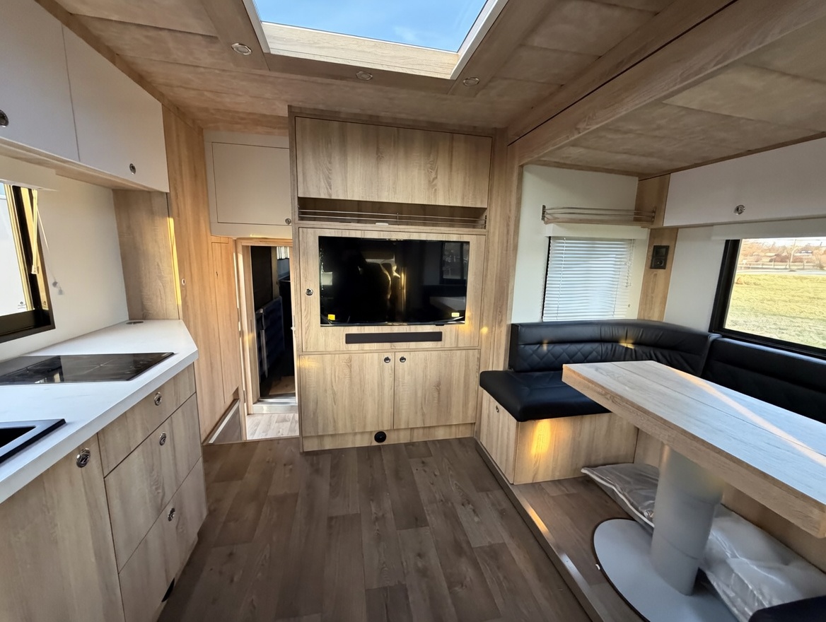 New build LHD Scania S460 Premium Luxury 26-tonne EQ-built horsebox. 6 stall / 6 berth