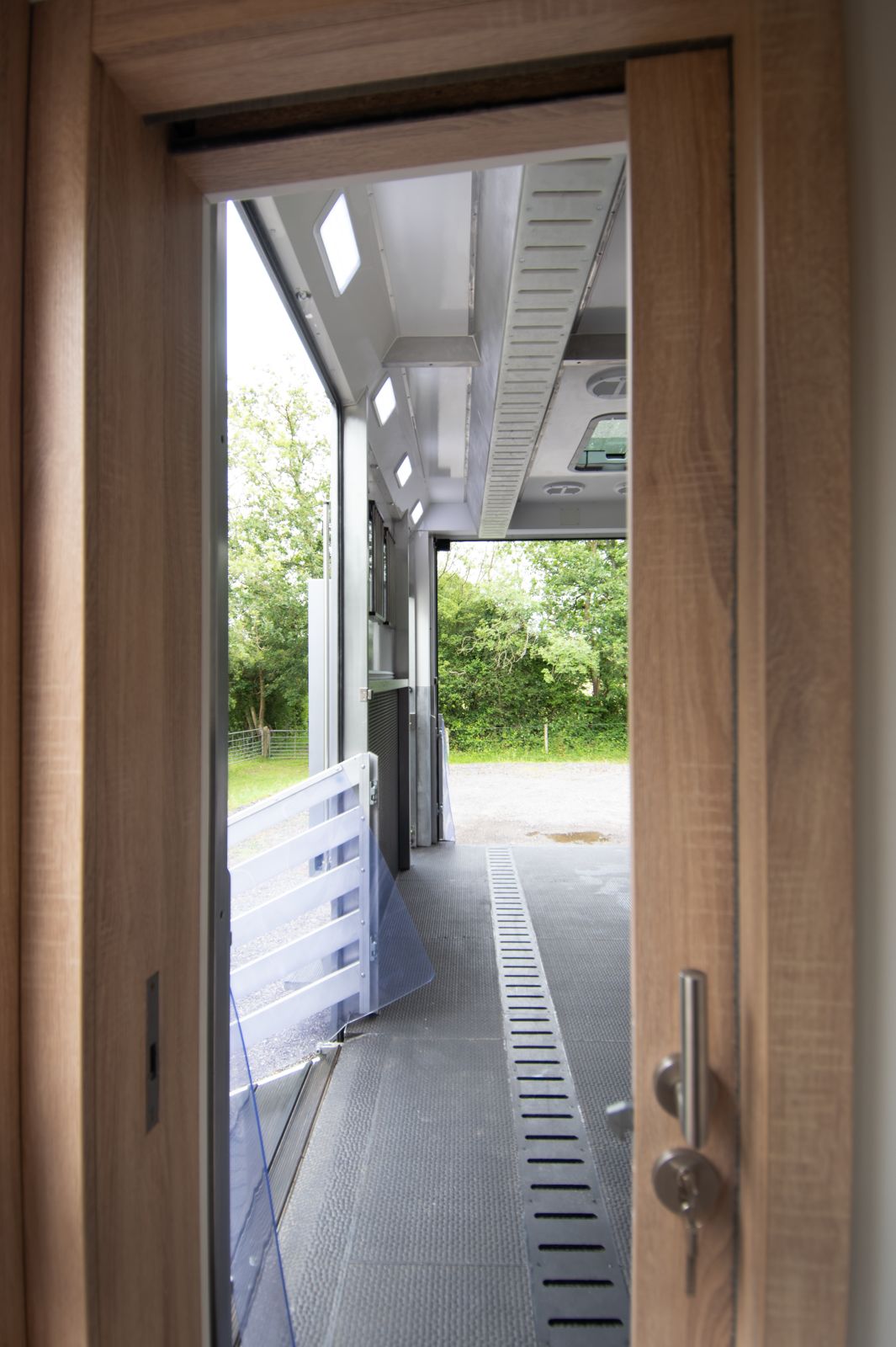 New build LHD Scania S460 Premium Luxury 26-tonne EQ-built horsebox. 6 stall / 6 berth