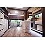 2022 EQ built 21-tonne 3-axle 5 large stall, 6 berth Luxury horsebox